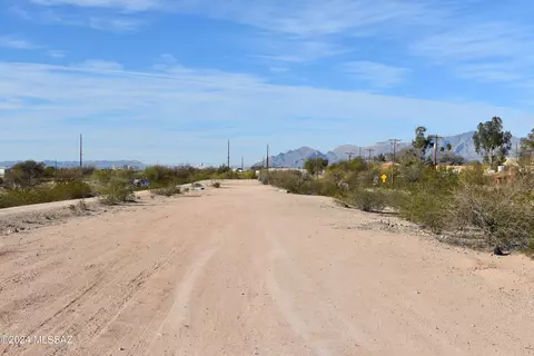 4924 S 5050 S 1st Ave, Tucson, AZ 85714