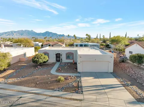 937 W Camino Tierra Libre, Green Valley, AZ 85614