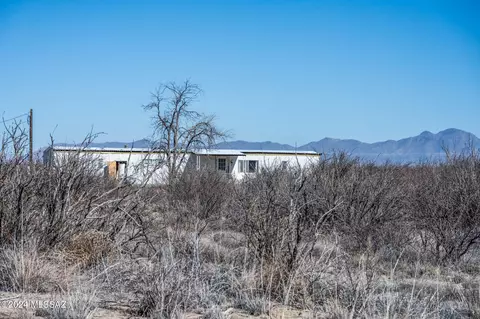 2424 E Kimzey Rd, Willcox, AZ 85643 photo 2