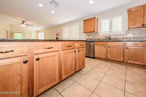 Kitchen - 10591 S Varner Dr, Vail, AZ 85641 photo 3 of 3