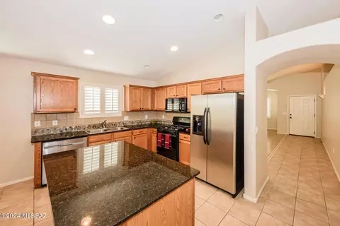 Kitchen - 10591 S Varner Dr, Vail, AZ 85641 photo 1 of 3