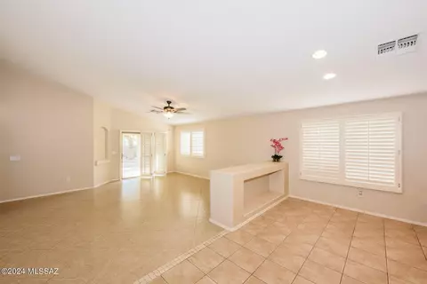 Living - 10591 S Varner Dr, Vail, AZ 85641 photo 1 of 3