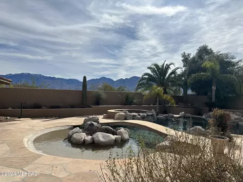 12202 N Tall Grass Dr, Oro Valley, AZ 85755