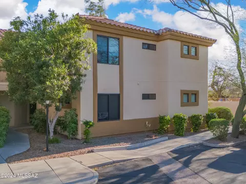 2550 E River Rd #11104, Tucson, AZ 85718