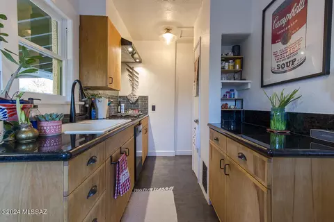 420 E Drachman St, Tucson, AZ 85705 photo 8