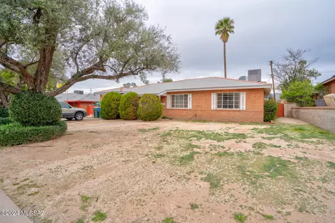 4925 E 13th St, Tucson, AZ 85711