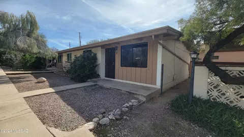 5901 N Oracle Rd #20, Tucson, AZ 85704