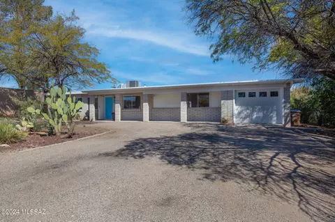 2952 W Avenida Cresta, Tucson, AZ 85745