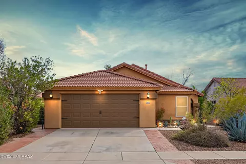 8694 N Frampton Pl, Tucson, AZ 85742