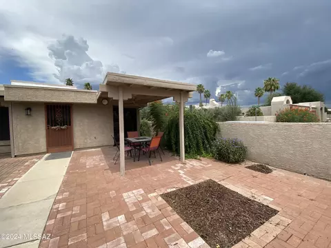 Exterior - 4419 E Haven Ln, Tucson, AZ 85712 photo 4 of 7