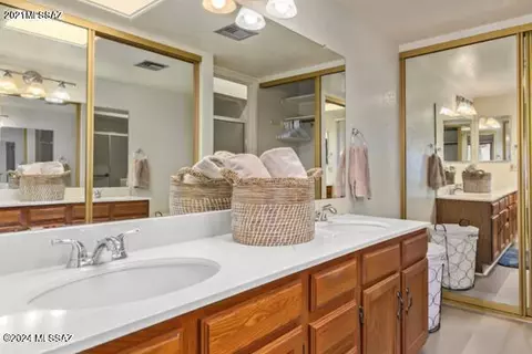 Bath - 4419 E Haven Ln, Tucson, AZ 85712 photo 1 of 3