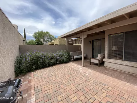 Exterior - 4419 E Haven Ln, Tucson, AZ 85712 photo 5 of 7