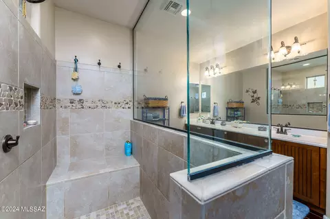 Bath - 13893 E Poelstra St, Vail, AZ 85641 photo 2 of 5
