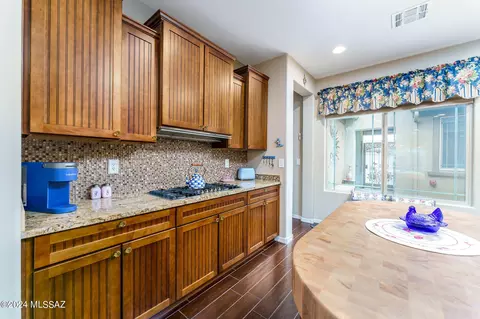 Kitchen - 13893 E Poelstra St, Vail, AZ 85641 photo 3 of 5