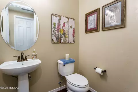 Bath - 13893 E Poelstra St, Vail, AZ 85641 photo 5 of 5