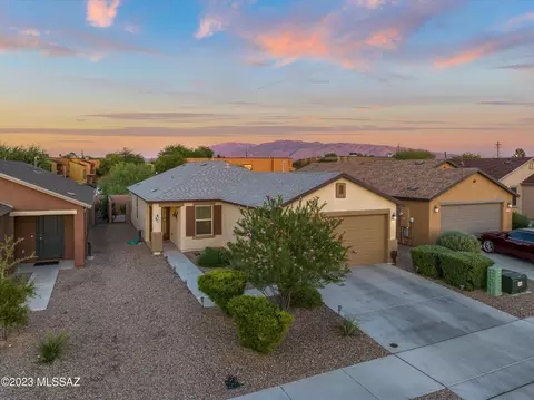 8633 E Seabury Ct, Tucson, AZ 85710