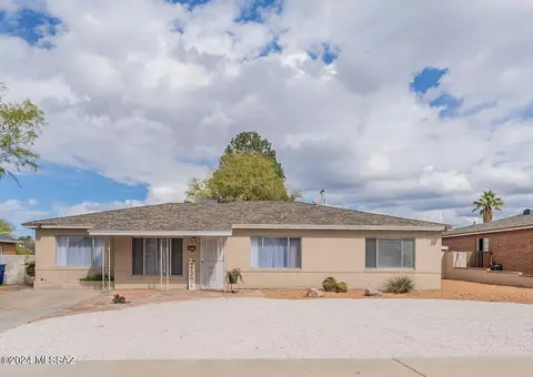 6525 E Cooper St, Tucson, AZ 85710