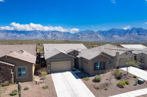 12910 N Geyser Valley St, Oro Valley, AZ 85755