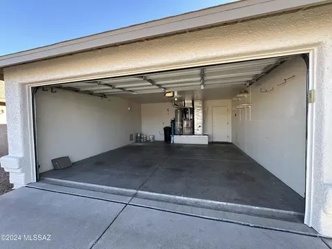 Exterior - 7016 E Strike Eagle Way, Tucson, AZ 85730 photo 6 of 6