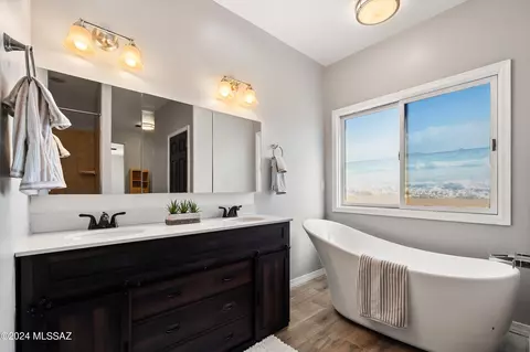 Bath - 342 N Sharon Rd, Vail, AZ 85641 photo 1 of 2