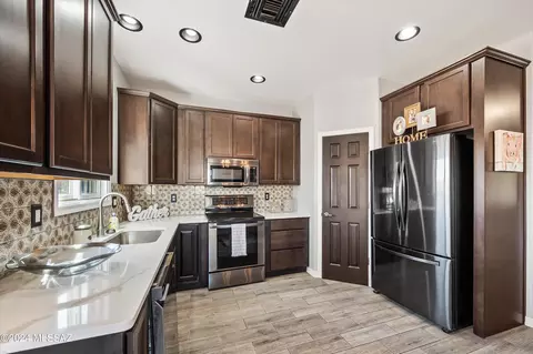 Kitchen - 342 N Sharon Rd, Vail, AZ 85641 photo 4 of 4