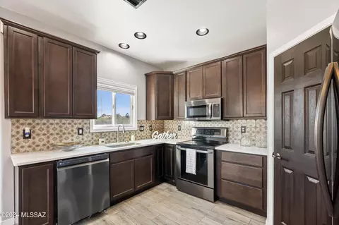 Kitchen - 342 N Sharon Rd, Vail, AZ 85641 photo 3 of 4