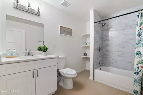 Bath - 5374 E 4th St, Tucson, AZ 85711 photo 3 of 4
