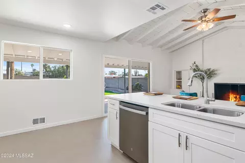 Kitchen - 5374 E 4th St, Tucson, AZ 85711 photo 3 of 4