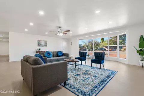 Living - 5374 E 4th St, Tucson, AZ 85711 photo 4 of 8