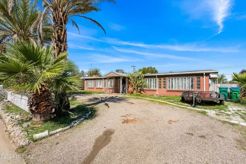 1000 W Schafer Dr, Tucson, AZ 85705