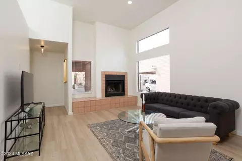 3968 N Roger Ln, Tucson, AZ 85719