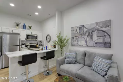 2018 E River Rd #201, Tucson, AZ 85718