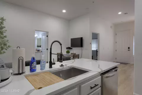 2018 E River Rd #201, Tucson, AZ 85718 photo 5