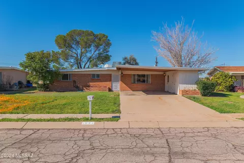 1832 S Tam O Shanter Ave, Tucson, AZ 85710