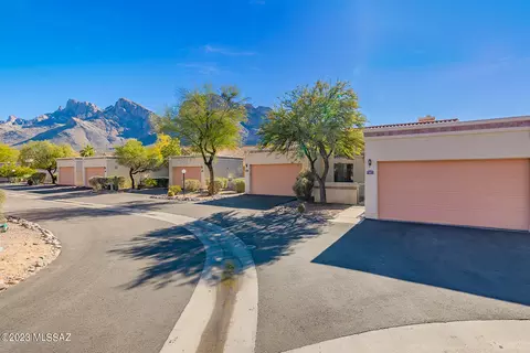 37 E Horizon Cir, Oro Valley, AZ 85737