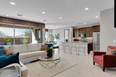 5660 S Wind Cave Trl S, Tucson, AZ 85747