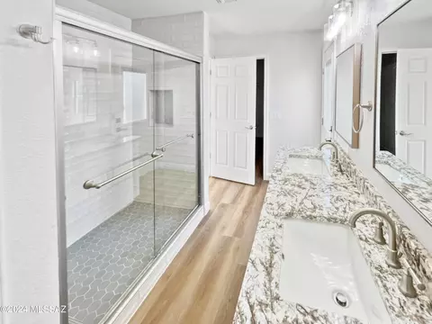 Bath - 10669 S Silverbluff Dr, Vail, AZ 85641 photo 4 of 4