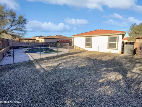 Exterior - 10669 S Silverbluff Dr, Vail, AZ 85641 photo 3 of 6