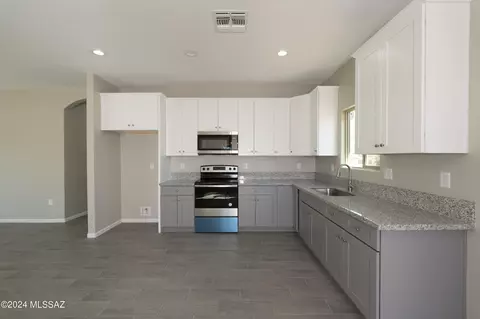 Kitchen - 2023 E 18th St, Tucson, AZ 85719 photo 4 of 9