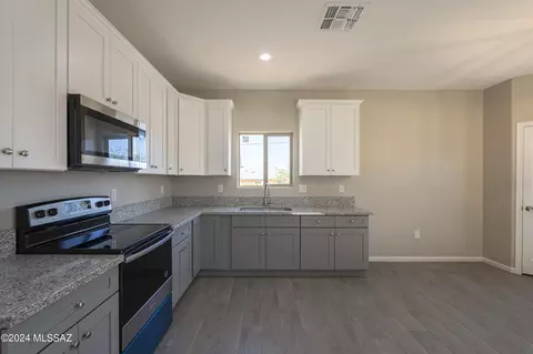 Kitchen - 2023 E 18th St, Tucson, AZ 85719 photo 6 of 9