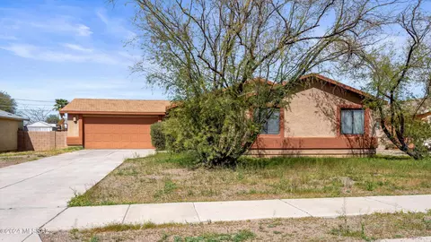 2017 E Cochise Vis, Tucson, AZ 85713