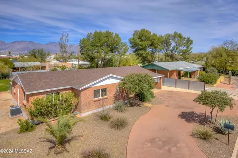4017 E Hawthorne St, Tucson, AZ 85711