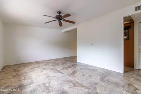 1460 W Knox St, Tucson, AZ 85705