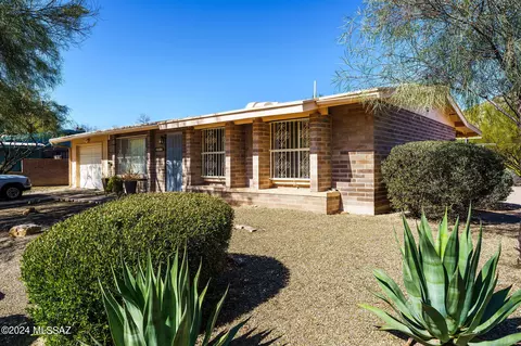 1240 S Lavonne Way, Tucson, AZ 85713