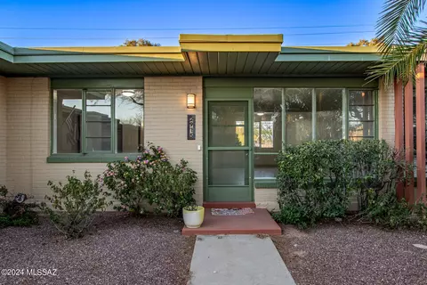 2915 E 17th St, Tucson, AZ 85716