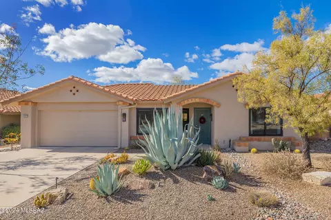 14557 N Lone Wolf Ln, Oro Valley, AZ 85755