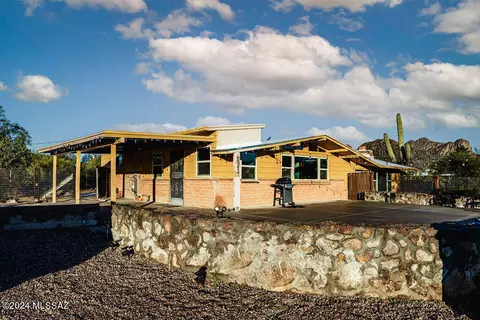 2951 W Mossman Rd, Tucson, AZ 85746