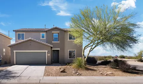827 N Nestled Hummingbird Ln, Sahuarita, AZ 85629