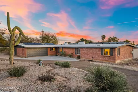 901 W Las Palmas Dr, Tucson, AZ 85704