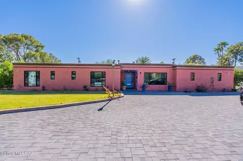 6126 E San Cristobal St, Tucson, AZ 85715